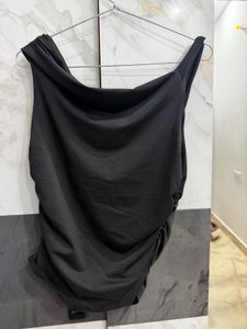 Chic Black One-Shoulder Ruched Top