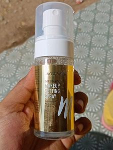 MyGlamm Set On You Makeup Stating Spray