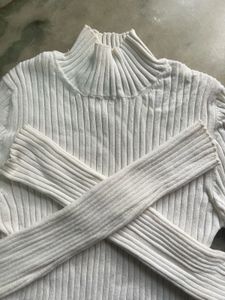 Sassafras Turtle neck white full sleeve ribbed top