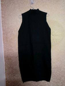 Sleeveless Black Shift Dress