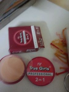 True Girls Compact Powder 2-in-1