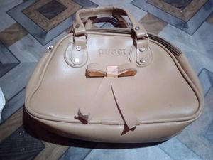 Stylish GUCCI Shoulder Bag