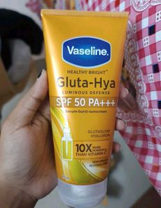 Vaseline Gluta-Hya SPF 50 Serum Burst Sunscreen