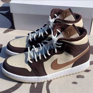 Nike Air Jordan 1 Mid Brown