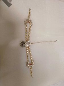 Elegant Kundan mang tika with matha patti