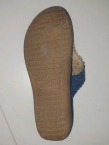 Women Metro Slippers