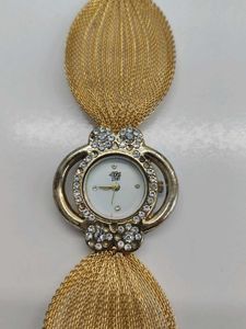 Elegant Gold Mesh Watch with Crystal Accents