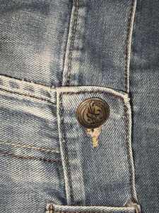 Men's Light Wash Distressed Jeans