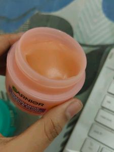 Garnier Niacinamide Fresh &amp; Plump Cream