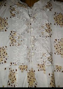 Chic Printed Kurta with Lace Detail
