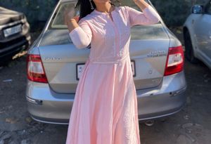 Elegant Pink Embroidered Kurta