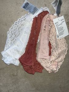 H&amp;M Lace Thong Panties – Multipack
