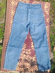 Light Wash High-Waisted Jeans
