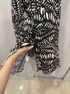 H&amp;M - Chic Leaf Print Midi Dress