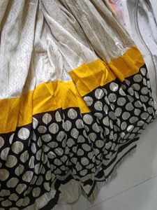 Stylish Polka Dot Saree