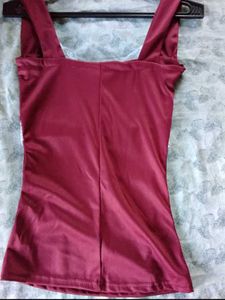 maroon top