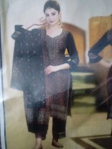 Elegant Embroidered Kurti with Shawl