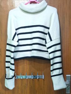 BERSHKA Turtleneck Cropped Sweater