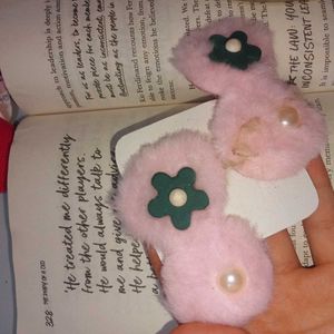 Fuzzy Flower Hair Clips (Set of 4)