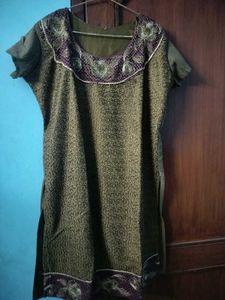 Beautiful Kurti With Embroidery 🪡
