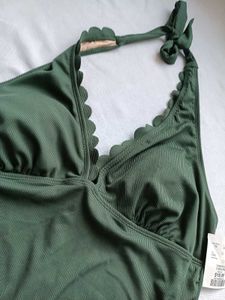 Green Ribbed Scalloped Bikini Top
