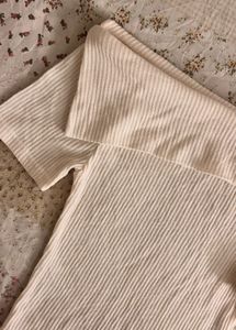 chic Off-Shoulder Ribbed Top