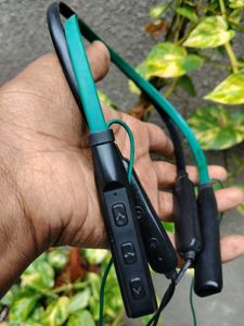 Wireless Neckband Earphones