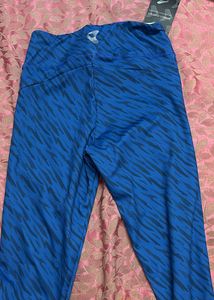 Blue activewear leggings