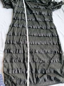 Chic Ruffle Detail Dress