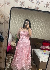 Stunning Pink Embroidered Gown🩷🎀🦋