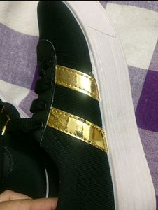 Never Used Stylish Women Casual Shoes