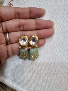 Elegant Pastel Green Kundan Jhumka Earrings