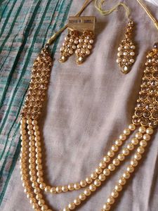 Stunning Pearl and Stone Necklace Set with earring