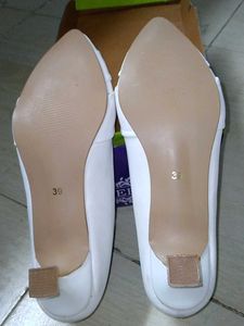 Stylish White Pointed Toe belly.size 39.new.