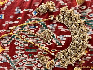 Elegant Kundan &amp; Pearl Jewellery Set