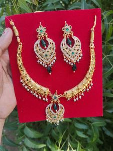 Exquisite Gold-Plated Kundan Necklace Set