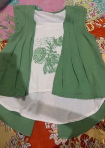 Chic Green Top with Bow Detail