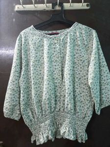 Charming Floral Print Blouse
