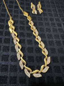 Gold Leaf Necklace &amp; Earring Set