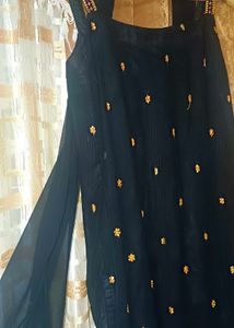 Elegant Black Embroidered Kurta Set
