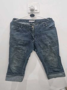 Vintage Wash Denim Capris