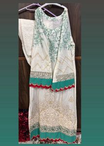 White & Green Kurta Set(RAKHI SALE💫)