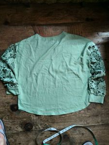 🌻Shein Mint Green Lace Sleeve Top