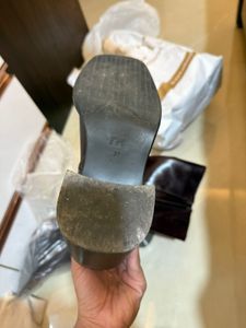 LEATHER BLOCK HEEL BOOTS- Zara