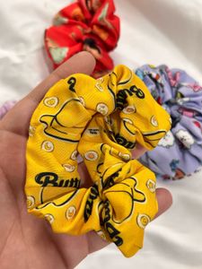 SET OF 5 BTS SCRUNCHIES🌸