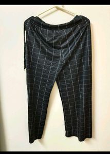 Chic Black &amp; White Checked Pants