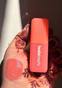 Huda Beauty blush