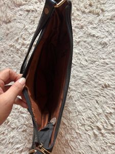 Chic Black Croc-Embossed Hobo Bag