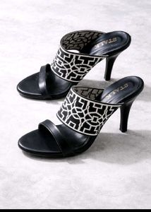 combo Chic Black &amp; White Patterned Heeled Mules