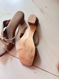 Stylish Bow Detail Flat Sandals